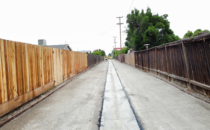 Image of Alley paving job in Kerman, CA